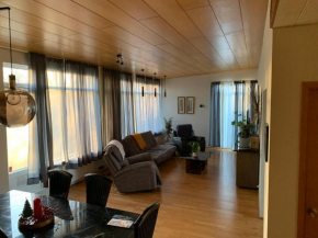 Spacious Cozy House in Keflavik
